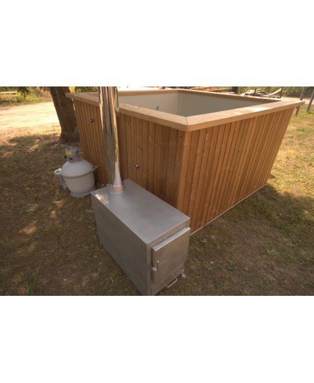 Deluxe hot tub 180x180 cm, square shape with thermowood trim Deluxe hot tub 180x180 cm, square shape with thermowood trim