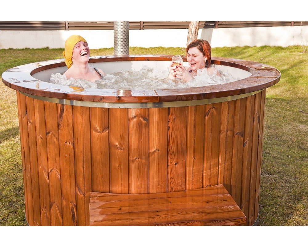 Jacuzzi en bois avec chauffage extérieur en plusieurs dimensions