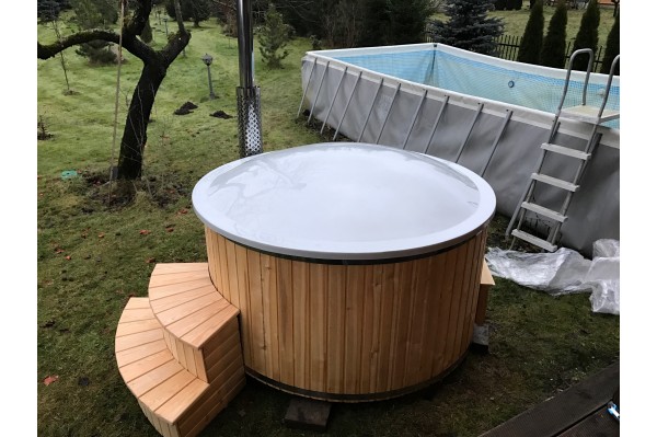 1,8 m stiklo audinio kubilas su maumedžiu ir integruota krosnele 1,8 m stiklo audinio kubilas su maumedžiu ir integruota krosnele